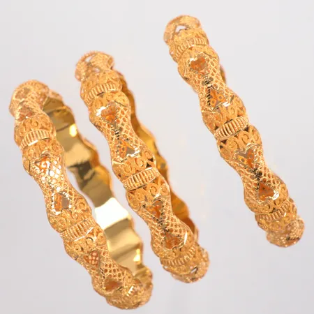 3 stela armringar Ø60,5mm bredd 11,3mm 21K Vikt: 47,4 g