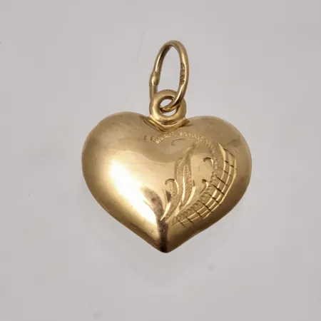 Hänge mått 11,9x16,1mm, 18K, 0,52g.