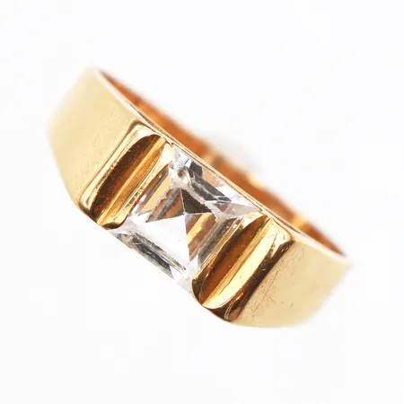 Ring med bergkristall, Stl:17½, bredd: 2,6-6,3mm, 18K Vikt: 3,7 g