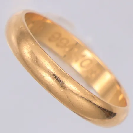 Ring slät stl:17½ gravyr, 18K Vikt: 3,3 g
