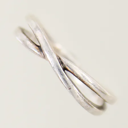 Ring stl:18 bredd 2,7-4,6mm silver 925/1000 Vikt: 2,5 g