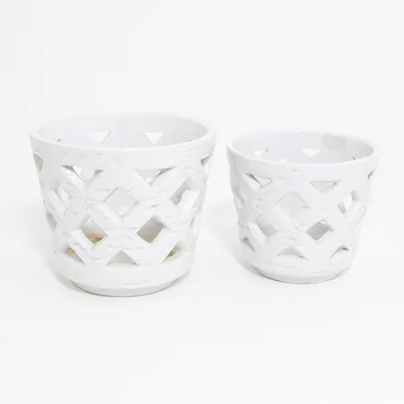 Två gallerkrukor Gunnar Nylund Rörstrand, höjd:13cm Ø14cm samt höjd:11cm Ø12cm Skickas med paket.