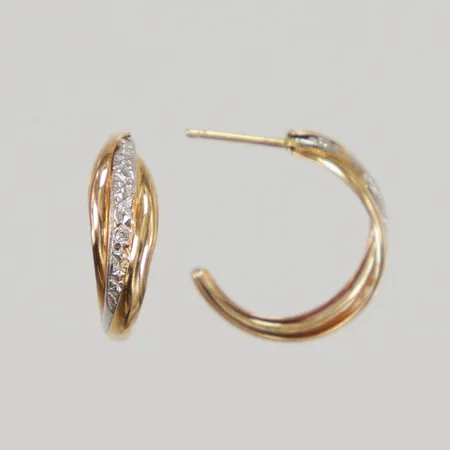 Örhängen med vit sten längd 15,5mm, bredd ca 5,3mm, detalj i vitguld, saknar stopp, ostämplad 18K, Vikt: 1,8 g