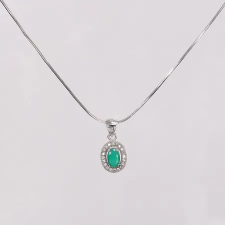 Kedja och hänge med stenar 17,5x8,5mm, längd 45,5cm bredd 0,8mm, ojämnheter på kedjan silver 925/1000  Vikt: 3,1 g