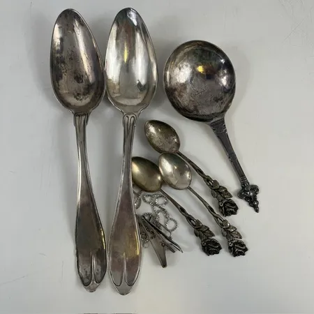 Diverse silver, defekter/gravyrer, 830/1000 silver Vikt: 194,1 g