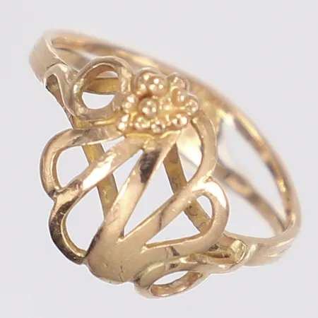 Ring med genombruten dekor stl:17½ bredd 2-12mm 14K Vikt: 2,2 g