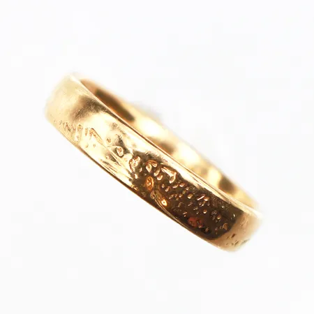 Ring Stl:17, bredd: 3,9mm, gravyr, 18K Vikt: 3,6 g