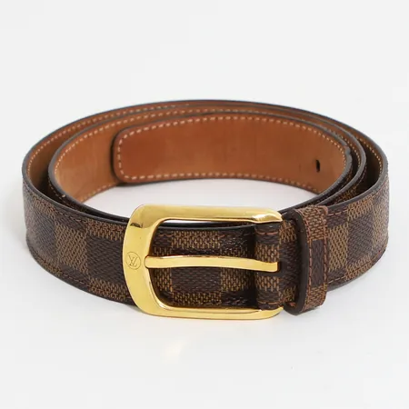 Skärp/bälte Louis Vuitton M6995, storlek 90/36, datumkod: CA3101, bruksslitage mindre torrsprickor vid hål, inga övriga tillbehör