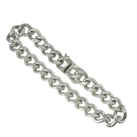 Armband Pansar silver 830/1000, längd 20 cm, bredd 9 mm, tjocklek 4,5 mm, svensk kontrollstämpel  Vikt: 38,2 g