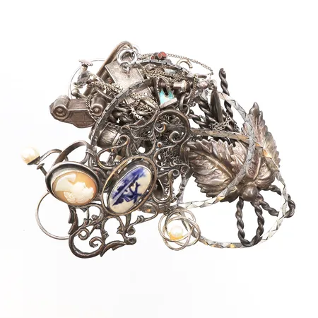 Diverse silversmycken, delvis defekta, 830-925/1000 silver Vikt: 67,1 g