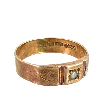 Ring i 18K guld, defekt Vikt: 2,6 g