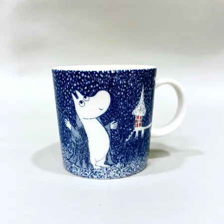 Muminmugg "Lätt snöfall" Arabia Finland Ø8cm höjd 8cm Skickas med paket.