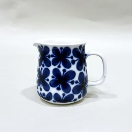 Gräddkanna "Mon Amie" Marianne Westman för Rörstrand höjd ca 8cm