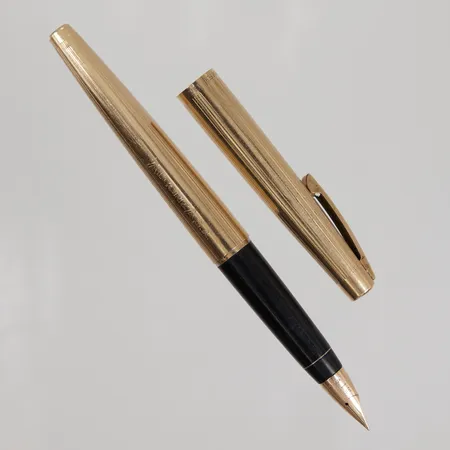 Reservoarpenna Sheaffer Triumph Imperial, goldplated USA, spets 14K, spets lossnat/defekter, låda ej original