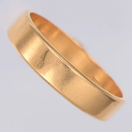Ring slät stl:21½, gravyr, 18K  Vikt: 6,2 g