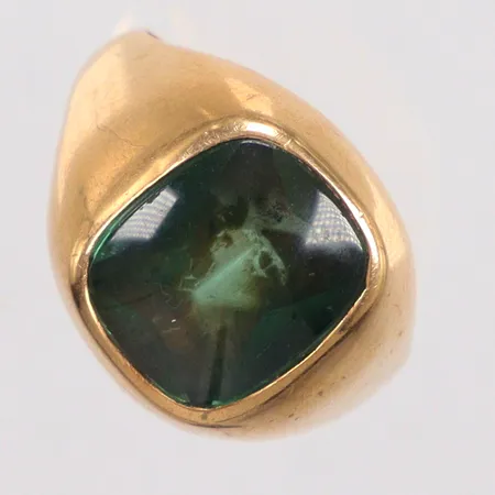 Ring grön stenar stl: 20mm gravyr 18K Vikt: 7,4 g