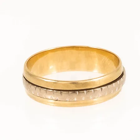 Ring stl:17½ med lös mittring, bredd 5,3g, slitage, 14K 2,8g.