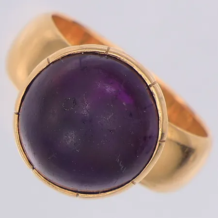 Ring sliten ametist Bob år 1965 stl:16¼, gravyr, 18K Vikt: 8,2 g