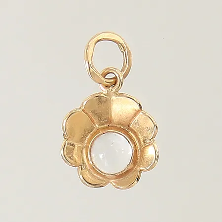 Hänge med dekor samt vit sten 13x8,5mm 18K Vikt: 0,4 g
