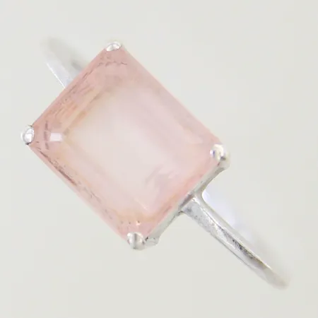 Ring "A Rose Dream" Efva Attling stl:17½ bredd 1,3-8,8mm smärre repor nagg på fasetter etui silver 925/1000 Vikt: 3 g