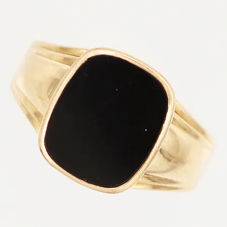 klackring med onyx stl:19½ bredd: 3-13mm, skev skena, 18K Vikt: 3,9 g