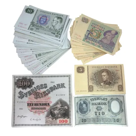 Sedlar Sverige totalt 935 Kronor, bl.a. 100 kronor 1961, merparten av småvalörerna i gott ocirkulerat skick