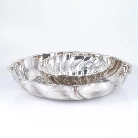 Diverse graverat silver 596g 835/1000. Skickas med postpaket.