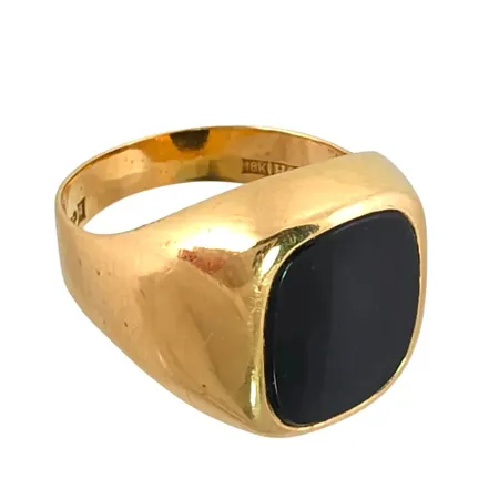 Klackring i 18K guld med Onyx, stl:18,0 mm, slitage Vikt: 5,7 g