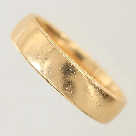 Ring slät Schalin stl:21¼ bredd 6mm gravyr 18K Vikt: 10,1 g