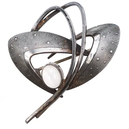 Brosch med månsten, 37x37mm, 830/1000 silver Vikt: 6,4 g