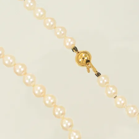 Pärlcollier längd 42cm, pärlorna Ø6mm, lås 18K, 22,9g totalt 