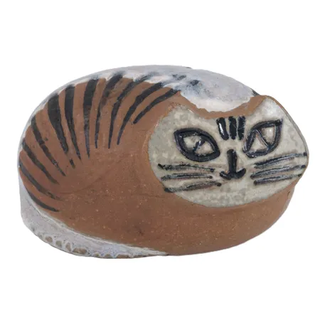 Figurin Lisa Larson liggande Katt ur serien Lilla Zoo höjd 5cm, Gustavsberg, saknar etikett, delvis glaserat stengods.