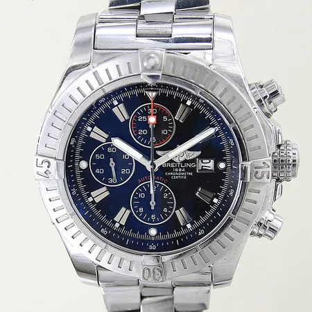 Herrur Breitling Super Avenger stål automatisk Ø48mm referensnr: 13370 serienr: 2503378 safirglas kronograf datum stållänk boett/länk med smärre repor inga tillbehör 
