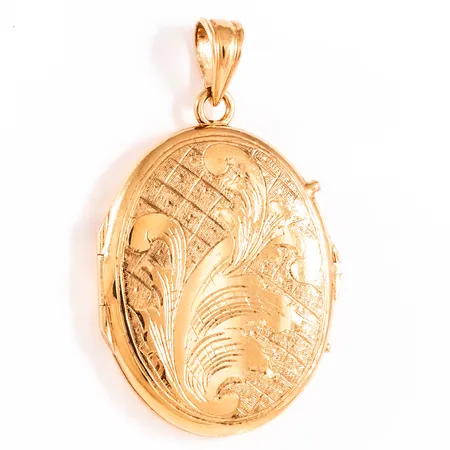 Medaljong fotogömma med graverat mönster längd 37,3 mm inkl. ögla bredd 22,5 mm 5,3g 18K.