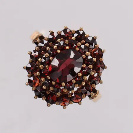 Ring med granater, stl:18½ bredd 2,2-16,9mm, Heribert Engelbert AB, förgyllt silver 830/1000  Vikt: 4,1 g