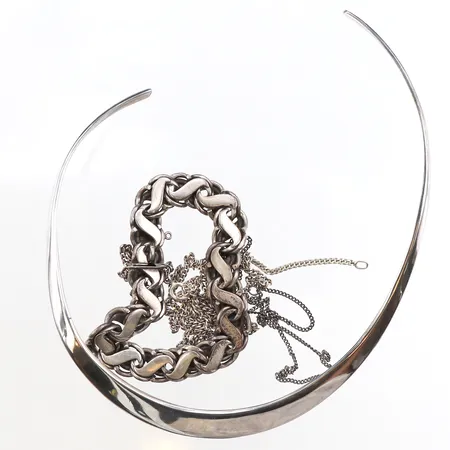 Diverse silversmycken, defekter/ojämnheter, 830-925/1000 silver Vikt: 87,2 g
