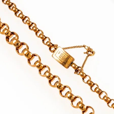 Äldre collier doserad ärtlänk längd 52 cm bredd 5,5 - 8,3 mm. Kistlås med monogramgravyr. Säkerhetskedja. 18K 37,1g.