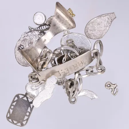 Diverse defekt silver 830-925/1000 Vikt: 98,7 g