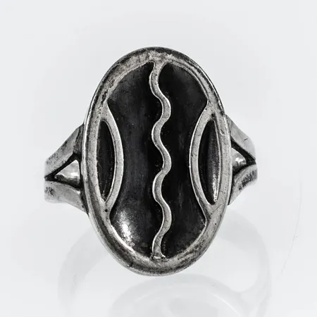 Ring stl:17¼ bredd 3,7-20,5mm, silver 3,9g.