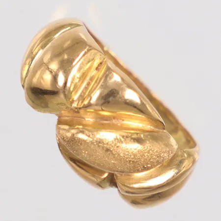 Ring stl: 16,2mm ojämn i skenan18K Vikt: 4,5 g