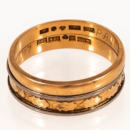 Diverse guld 7,7g 18K. Gravyrer.