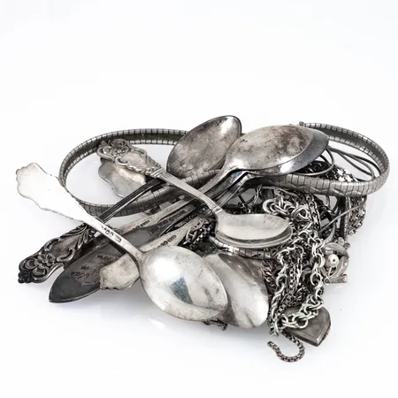 Diverse defekt graverat silver 830-925/1000 201,5g.