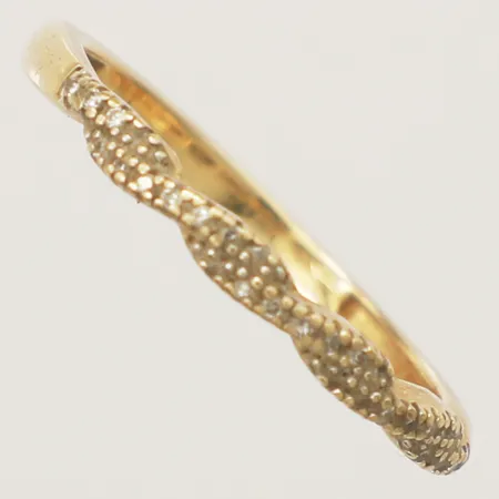 Ring med diamanter ca 27xca0,005ct, stl:16½ bredd 2,2mm GHA 18K  Vikt: 1,9 g