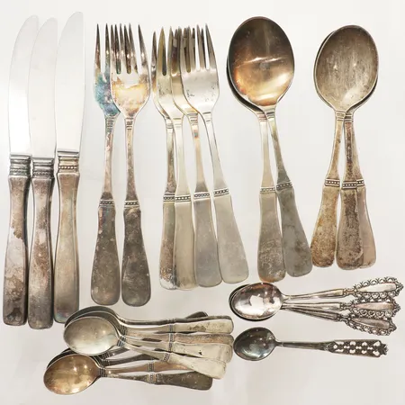 Diverse silverbestick silver 830/1000 Bruttovikt:813,2g