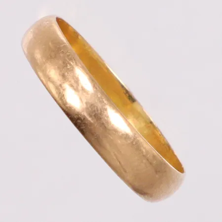 Ring slät stl 17¾ bredd 3,8mm, något ojämn, 21K Vikt: 2,6 g