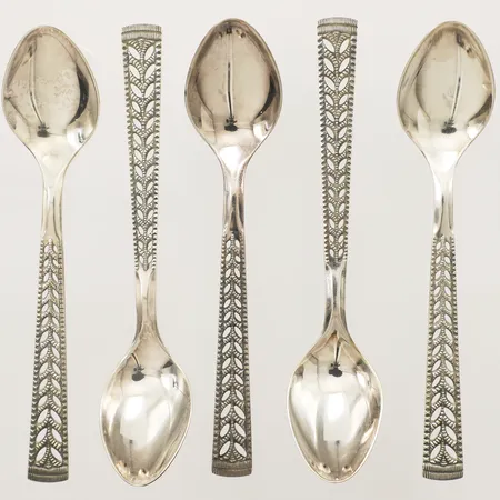 Fem kaffeskedar modell Juvel längd ca 11cm Nils Hansen, Norge silver 830/1000 Vikt: 47,4 g