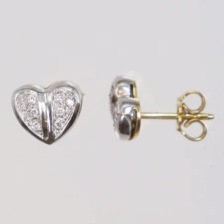 Ett par Örhängen tvåfärgade med diamanter 16xca0,01ct hjärtformade 9x8mm 18K Vikt: 3 g