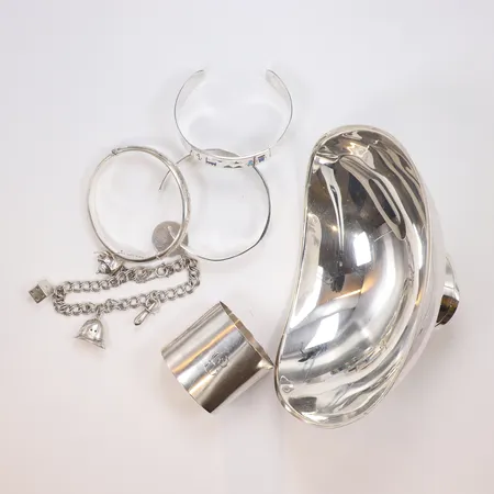 Diverse silver, delvis defekt, 830/925/1000 silver Vikt: 292,2 g