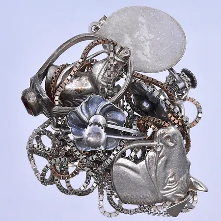 Diverse silver, silver 830/1000. Vikt: 23,2 g