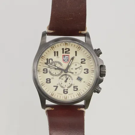 Herrur Luminox 48mm, stål, series 1940, slitet brunt läderarmband, med box.